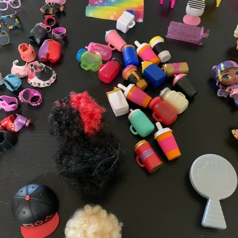 OMG LOL surprise Lot of 190 figures clothes/shoes/ice cream cart